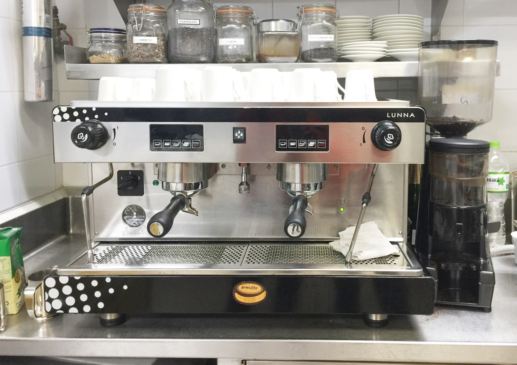 Máy pha cà phê espresso chuyên nghiệp